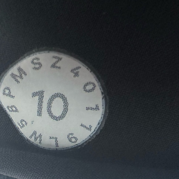 Lululemon Cropped On the Fly Pant Woven Black 27” Casual Lounge Size 10 Medium - Picture 5 of 6